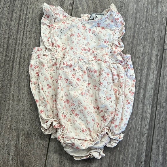 Petite Plume Other - Beautiful Petite Plume Ruffled Romper, Dorset Floral